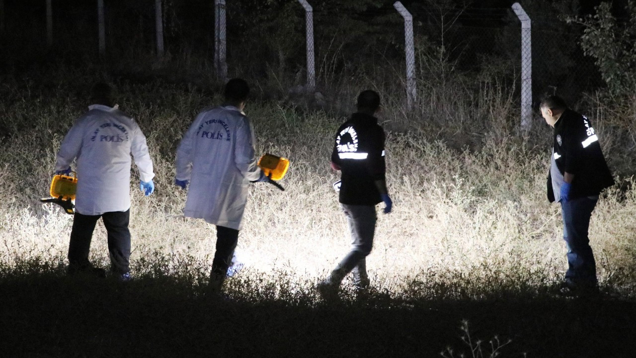 Denizli'de yol kenarında cesedi bulunan kadının kimliği tespit edildi