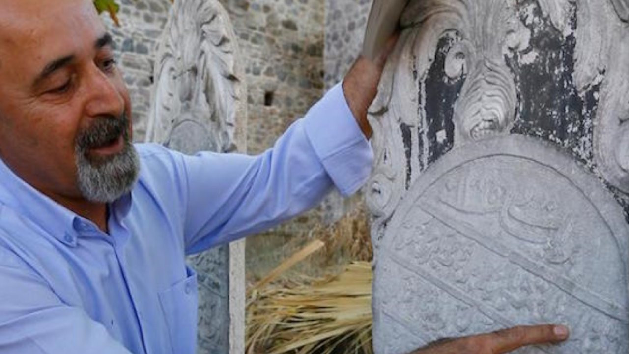 İzmir'deki mezar taşından yoksulluk çıktı: 13 yıl sadece bamya yemiş