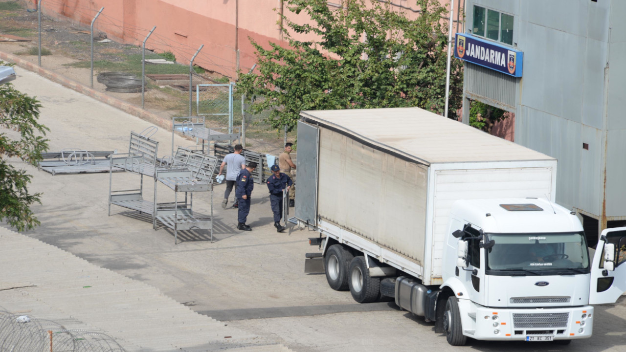 Diyarbakır E Tipi Cezaevi boşaltılıyor