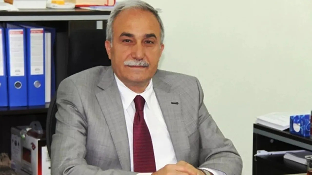 Ahmet Eşref Fakıbaba, AK Parti ve milletvekilliğinden istifa etti