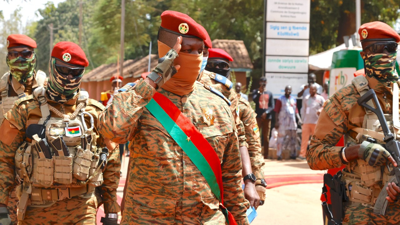 Burkina Faso'da darbe yapan Yüzbaşı Traore, devlet başkanı oldu