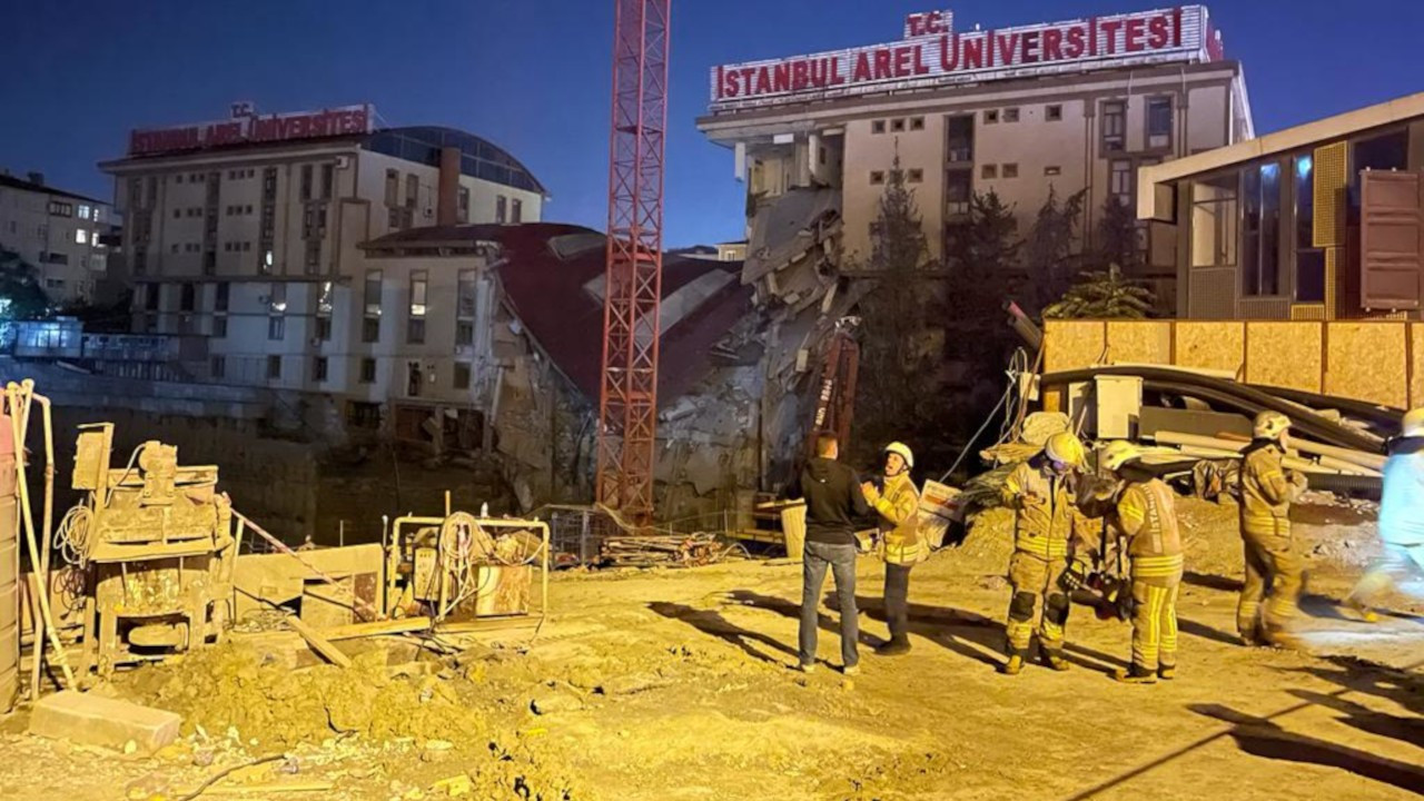 İstanbul'da tedbir amaçlı boşaltılan 3 katlı özel üniversite binası çöktü