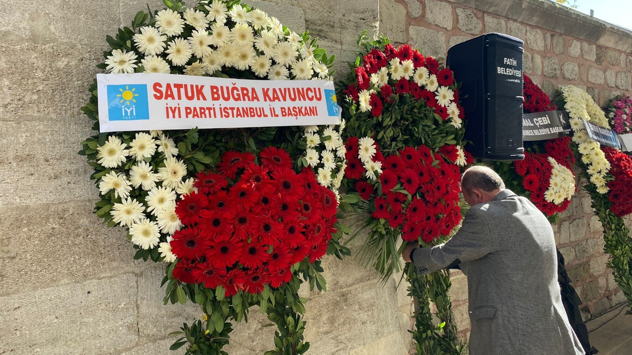 Polis cenazesinde çelenkten Kaftancıoğlu'nun ismini söktüler