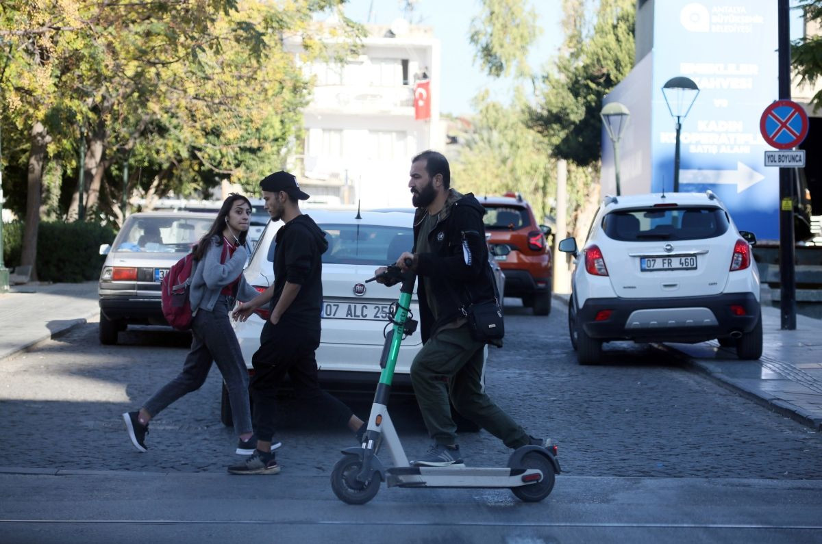 Antalya'da gündem scooter: Yol yapımız uygun değil - Sayfa 3