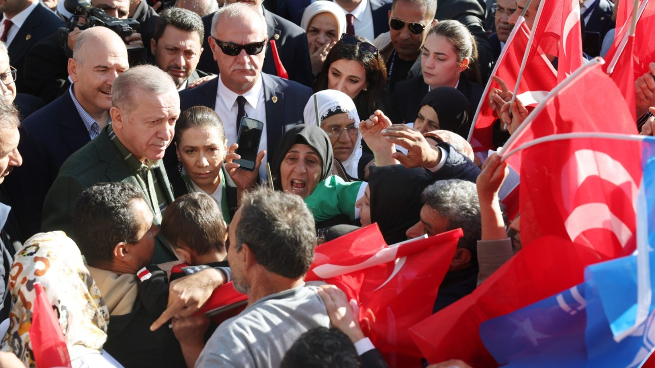 Erdoğan'ın Diyarbakır ziyareti: 'Oylardaki erimeyi durduramayacak'
