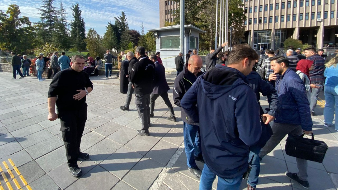 Gazetecilerin Ankara Adliyesi’ne girişi engellendi