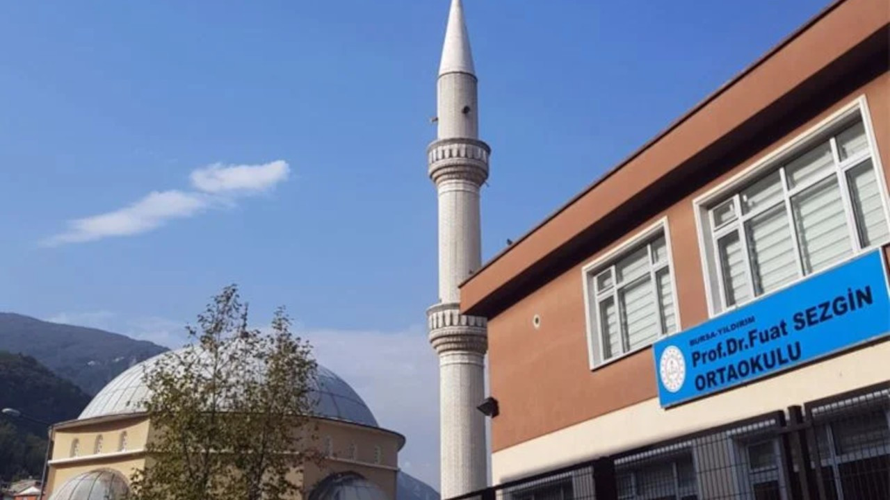 Bursa'da lise öğrencilerine 'personel yetersiz' denilerek temizlik yaptırıldı
