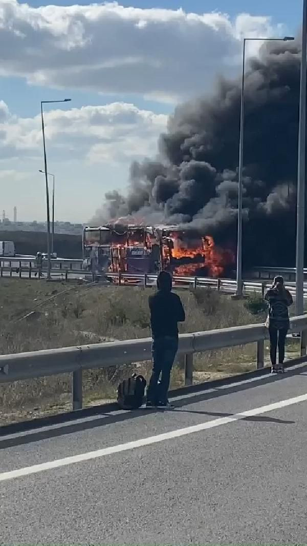 İstanbul'da şehirler arası yolcu otobüsü alev aldı - Sayfa 2