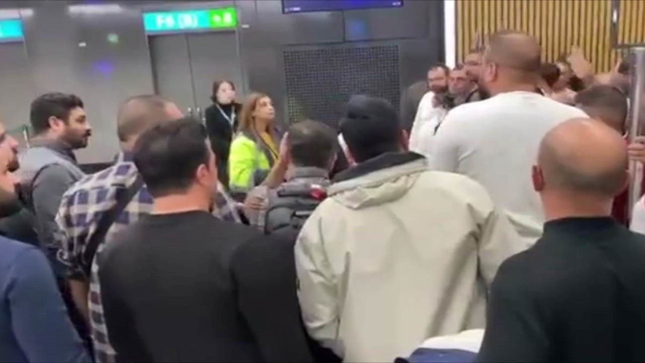İstanbul-Erbil seferi yapan uçakta yolcular 1 saat kilitli kaldı