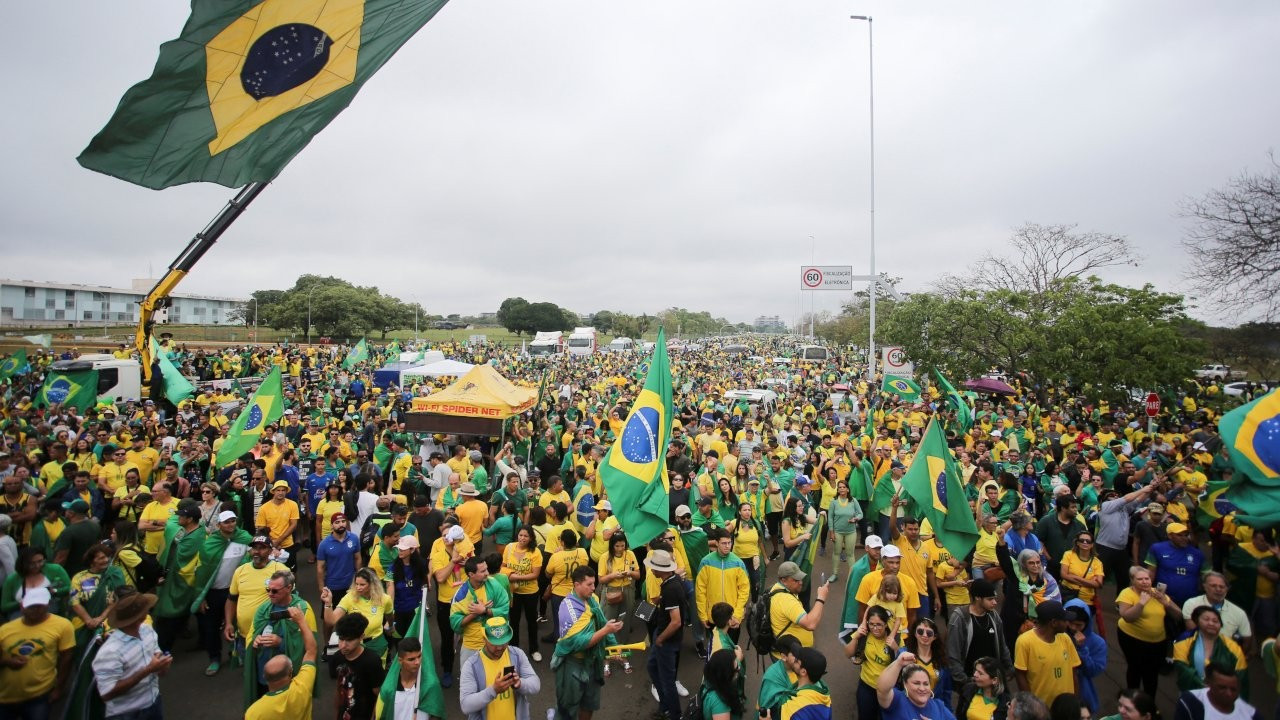 Brezilya'da Bolsonaro destekçilerinden darbe çağrısı