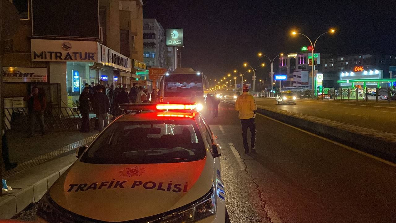 Diyarbakır'da midibüs şoförüne durakta silahlı saldırı - Sayfa 3