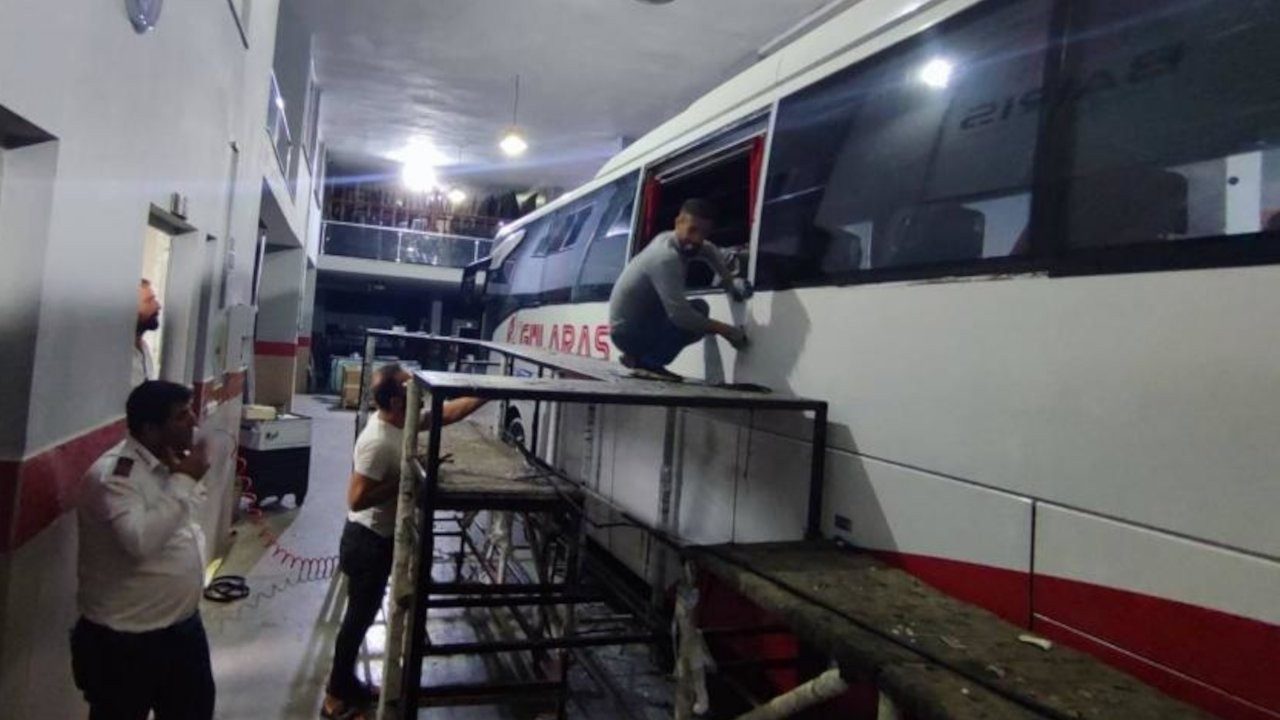Can Dersim Tuncelililer ve Adıyaman Gülaras firması otobüsüne saldırı