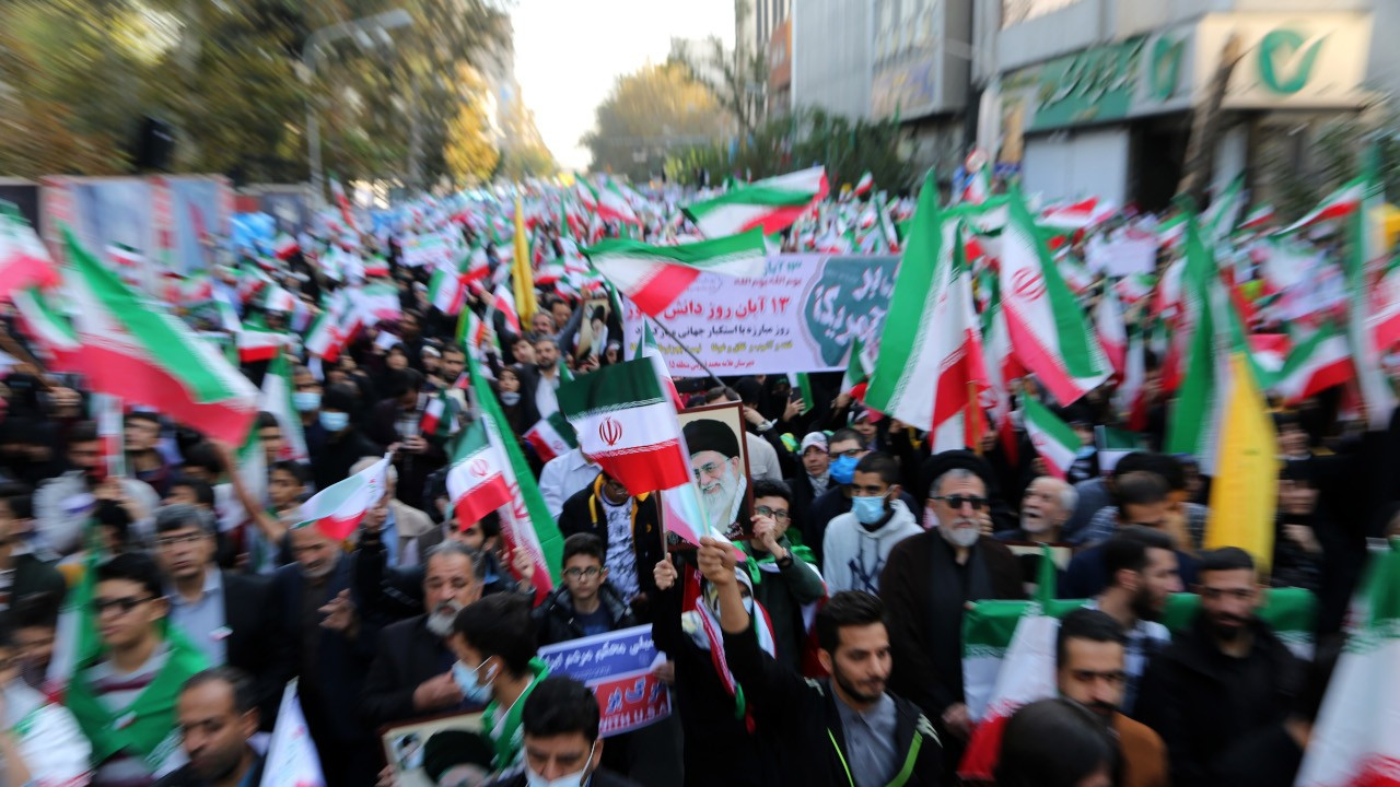İran'ın Haş kentindeki gösterilerde ölü sayısı 16'ya yükseldi