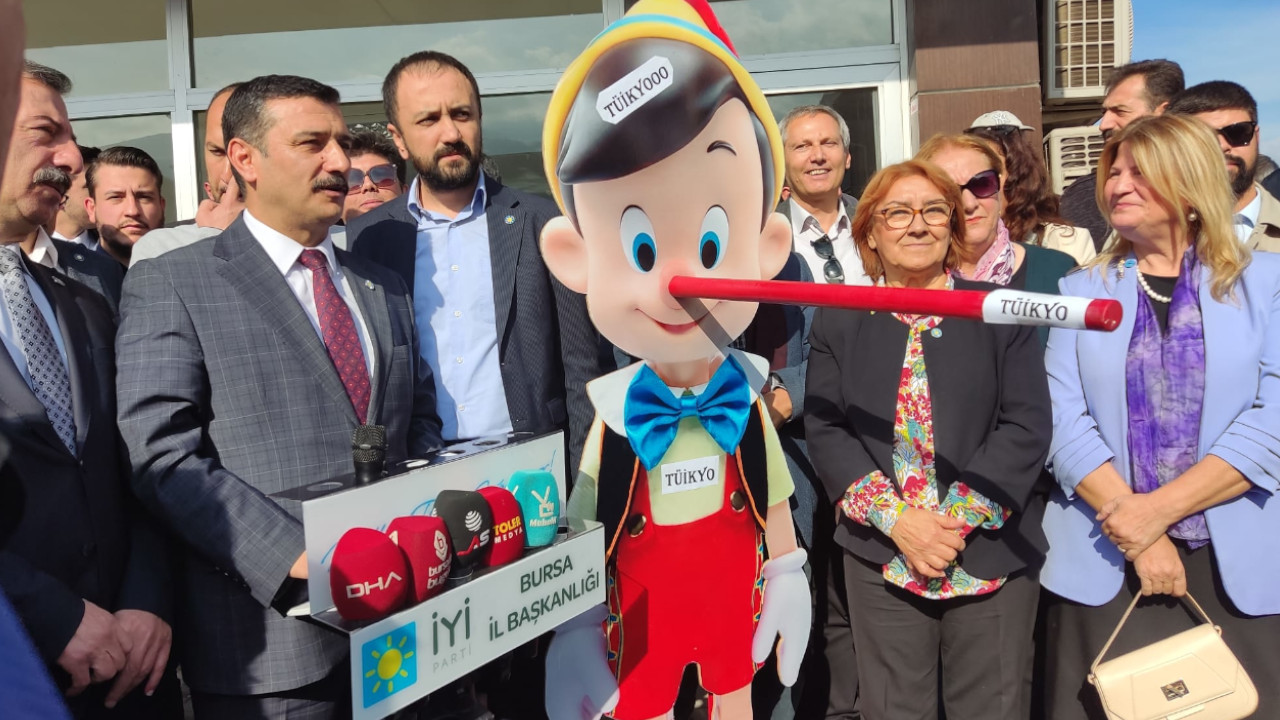 İYİ Parti’den TÜİK’e Pinokyo maketi ile protesto