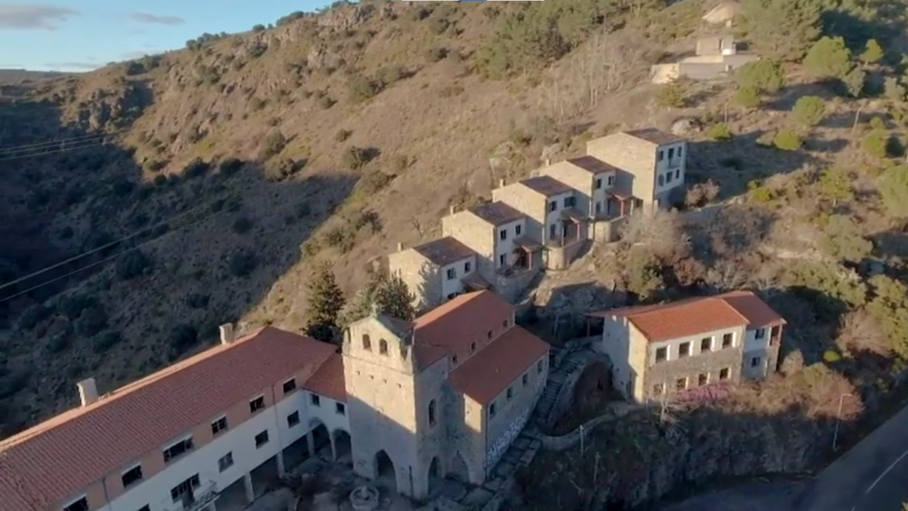 İspanya'da 44 haneli köy 260 bin euro'ya satılık