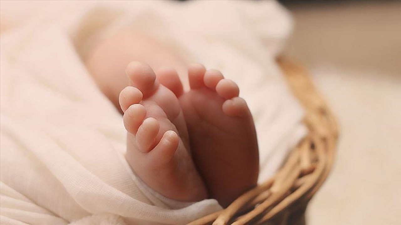 Dünyada ilk kez ölümcül genetik hastalığı olan bir bebek, ana rahminde tedavi edildi