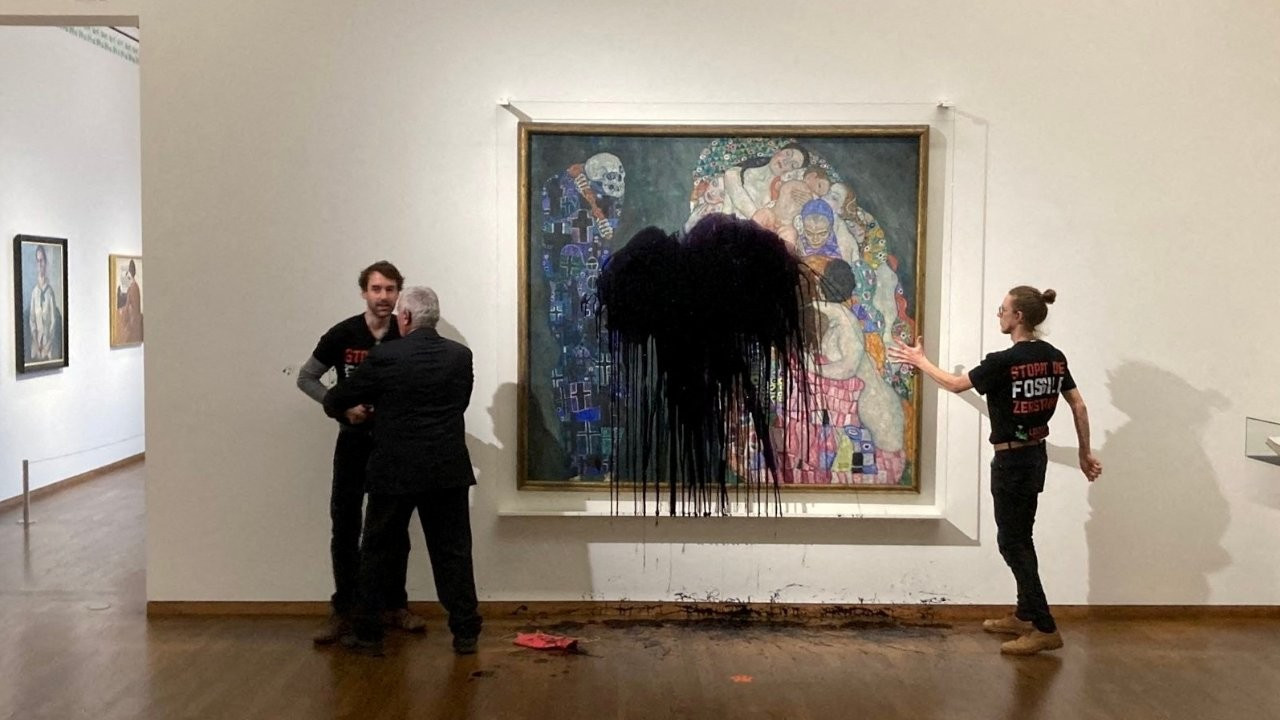 İklim eylemcileri Gustav Klimt tablosunu hedef aldı