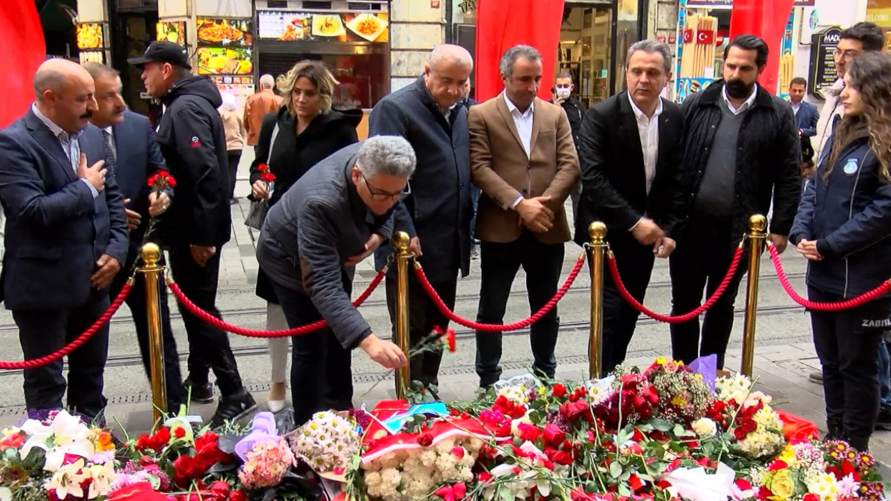 Alevi dernekleri Taksim'de: Terörün her türlüsünü lanetliyoruz