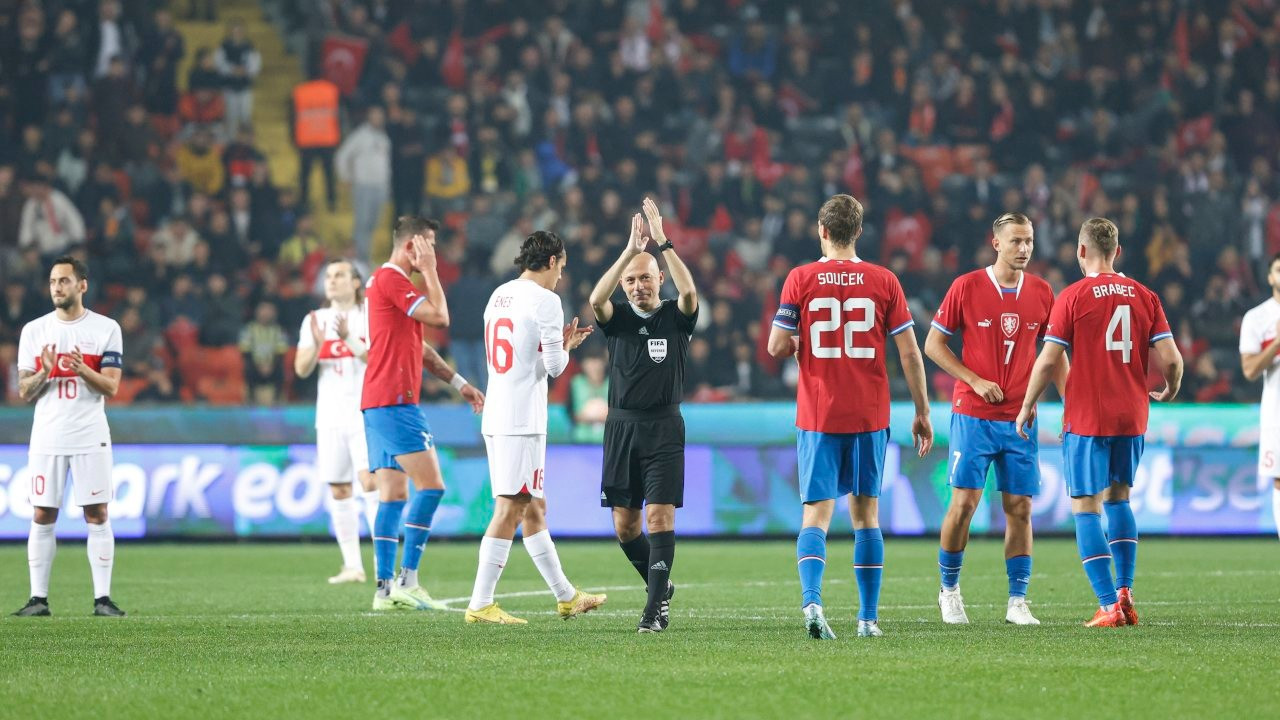 Cüneyt Çakır, milli maçta hakemlik kariyerini noktaladı