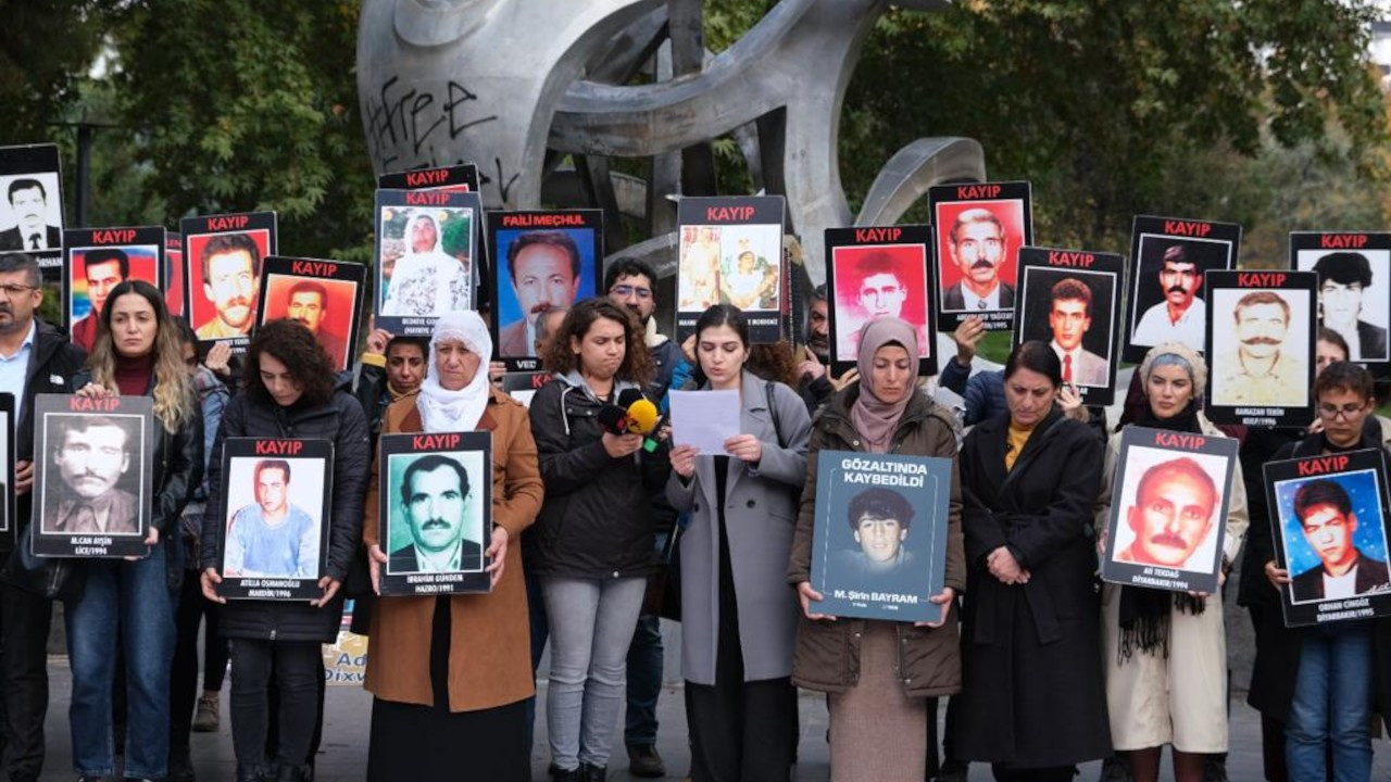 Diyarbakır'da kayıp yakınları 18 kadının akıbeti sordu