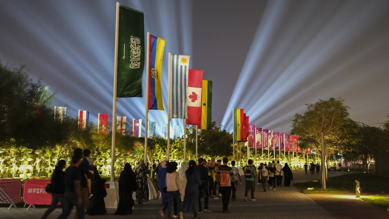 Katar'da 2022 FIFA Dünya Kupası başlıyor: Hak ihlalleri, şike ve rüşvet iddiaları...