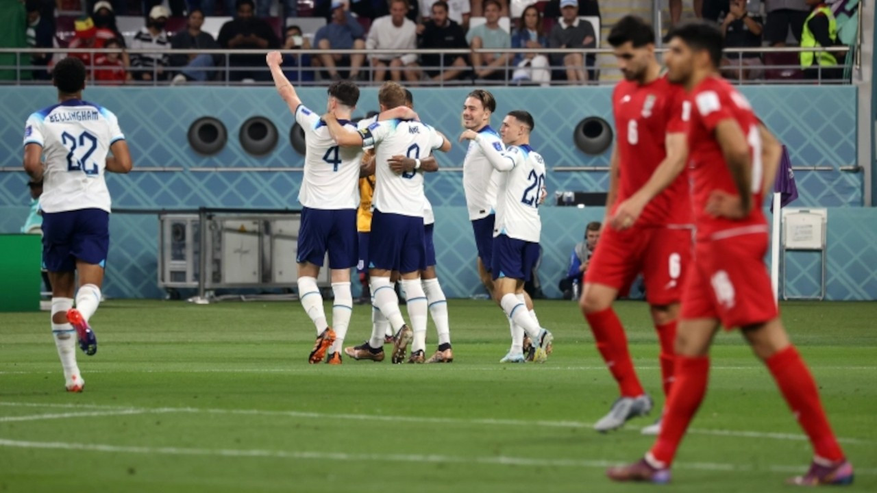 İngiltere, İran'ı 6 golle geçti