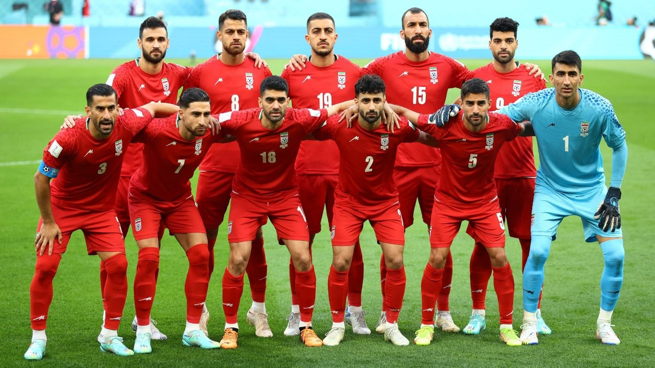 Dünya Kupası'nda İran milli takımından 'marş' protestosu