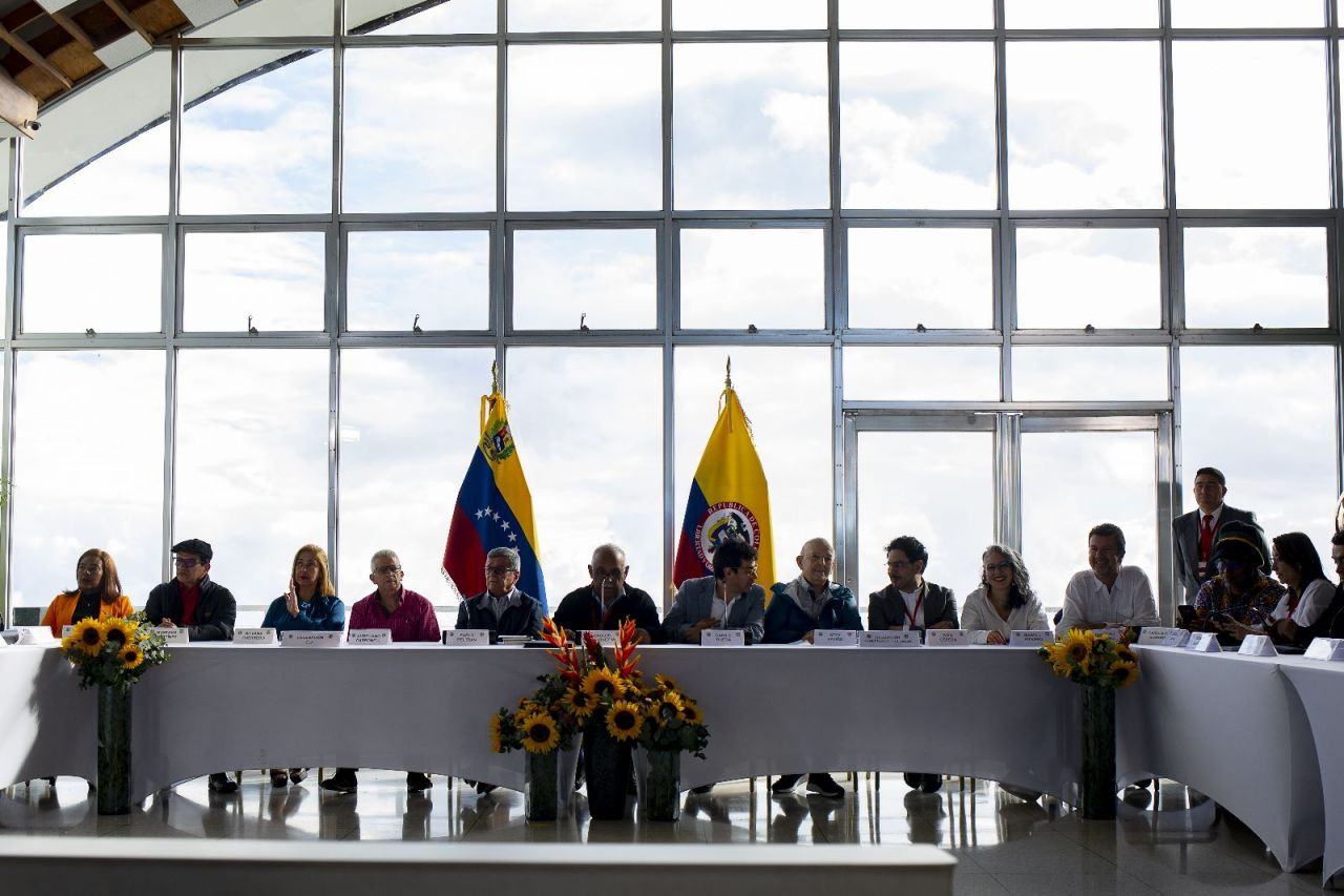 Kolombiya ile ELN yeniden barış müzakerelerine başladı - Sayfa 1