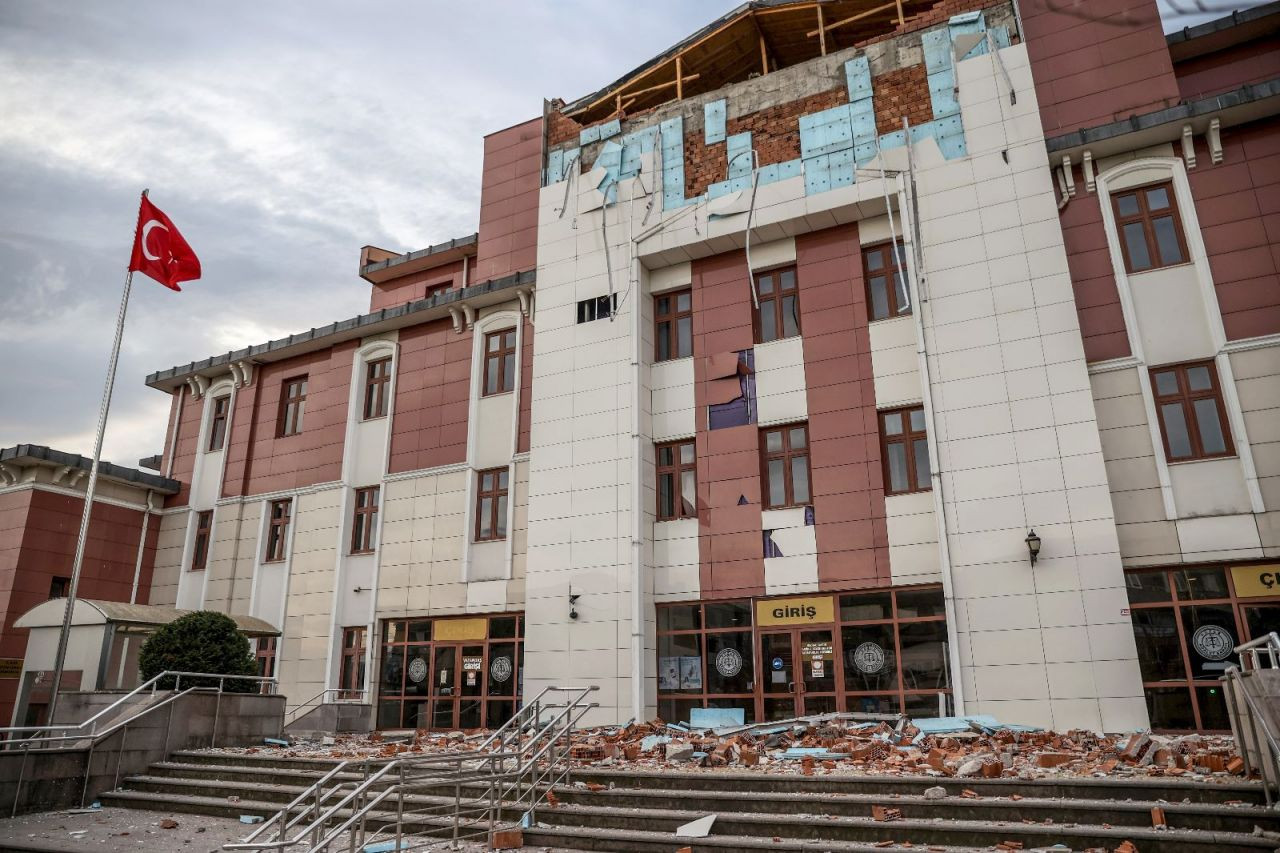Depremde hasar gören Düzce Adliyesi'ni yapan firma, 8 adalet sarayı daha yapmış - Sayfa 3