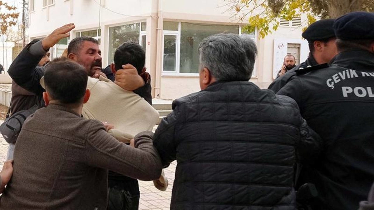 Ümit Özdağ'a Karkamış'ta protesto: Kavga çıktı
