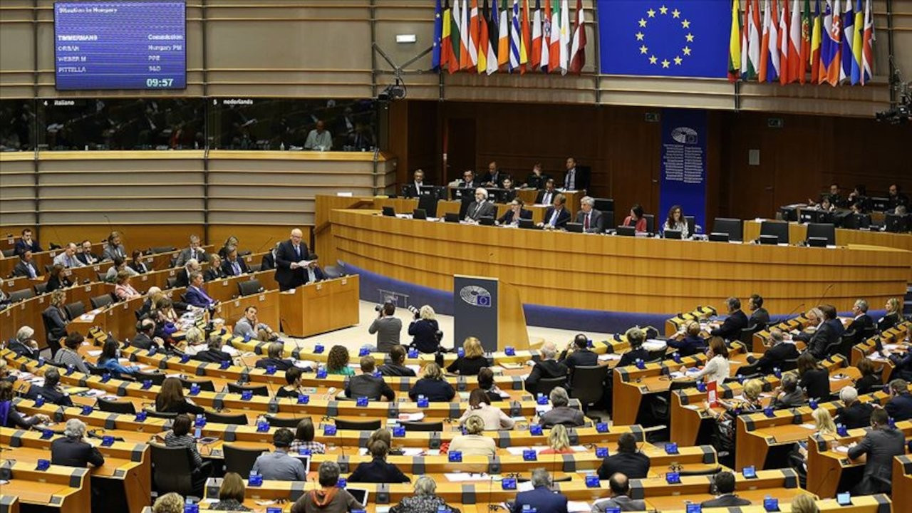 Avrupa Parlamentosu'ndan AB'nin göç kurallarını değiştiren pakete onay