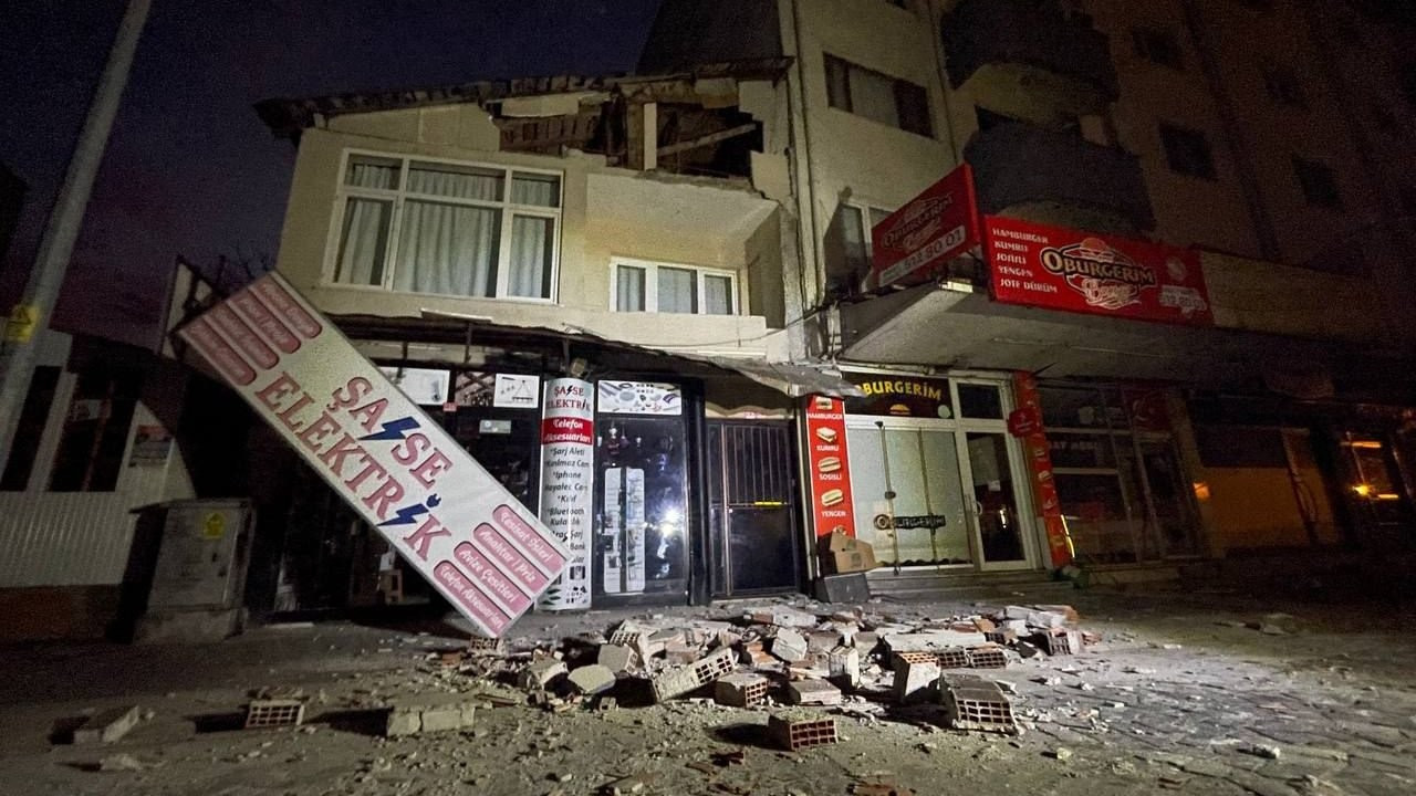 Kandilli Rasathanesi: Düzce depremi, olası Marmara depremini tetiklemez