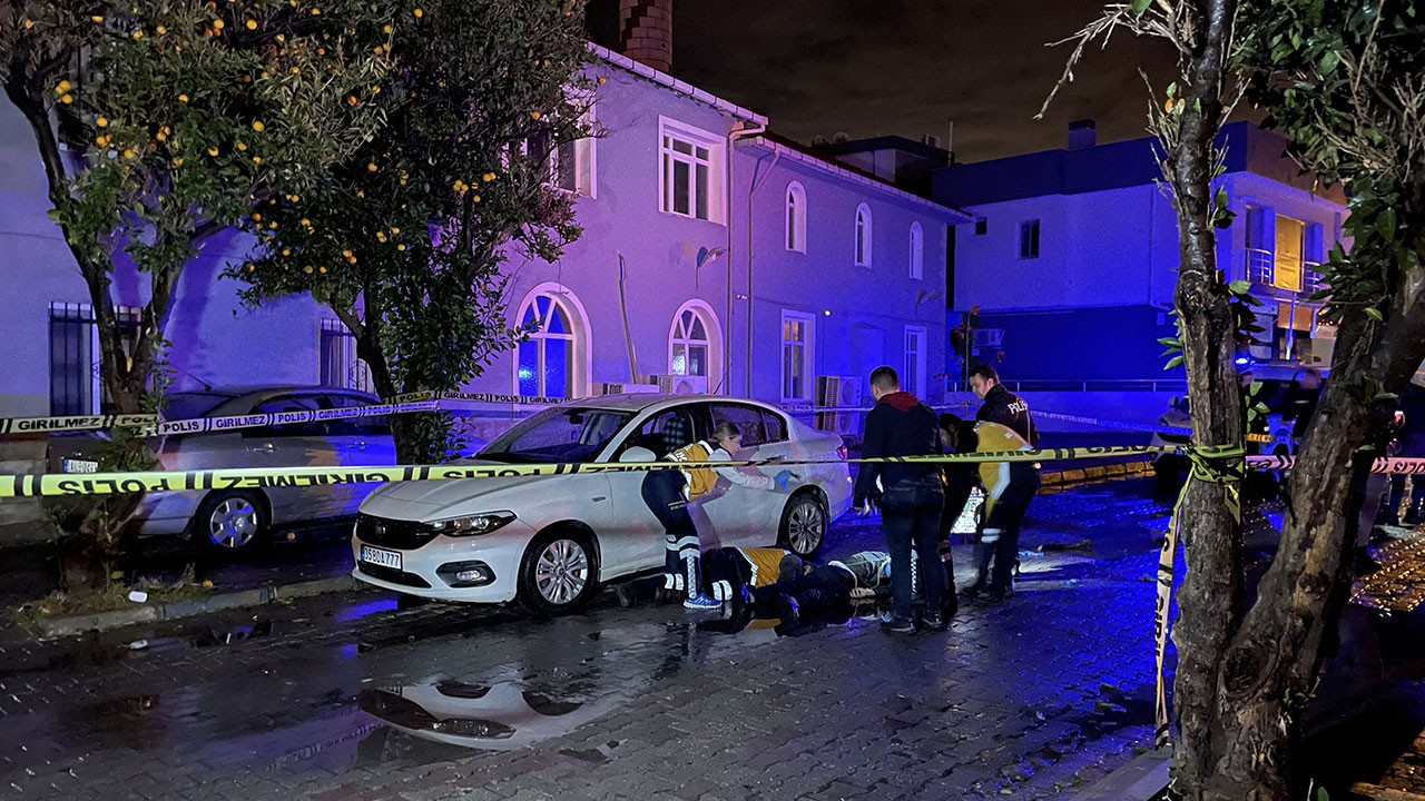 İzmir'de akrabalar arasında silahlı kavga: İki ölü