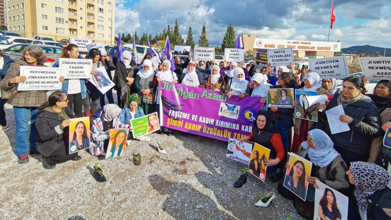 Kadınlar Şakran Cezaevi önünde: Geri adım atmayacağız
