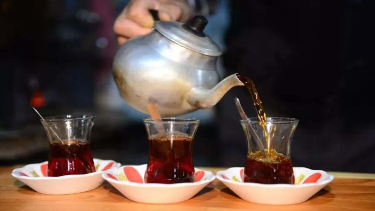 Profesörden kanser uyarısı: Çayı 'sabrederek' tüketin