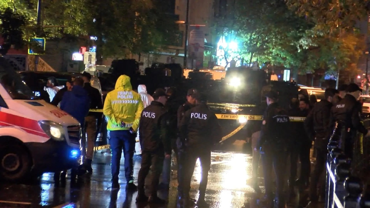 İstiklal Caddesi'nde silahlı çatışma: 1 polis yaralandı