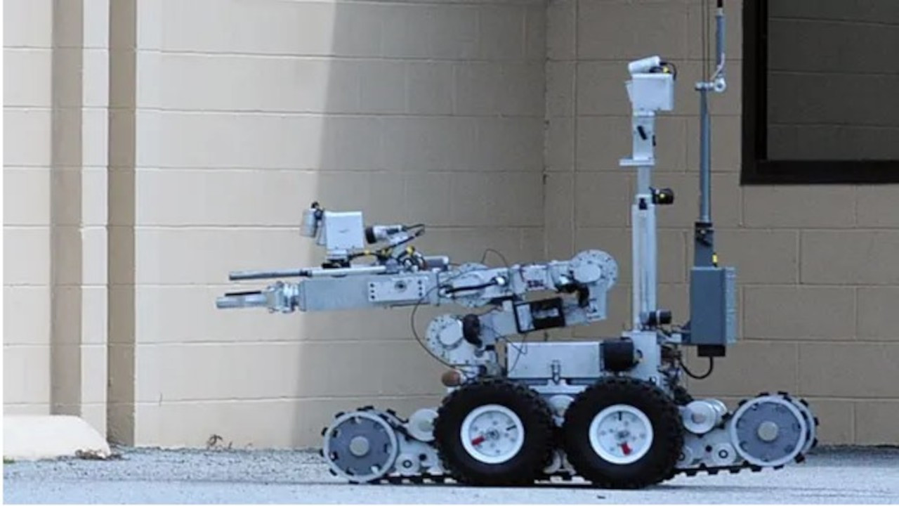 Polisten 'robotlar ölümcül güç kullansın' önerisi