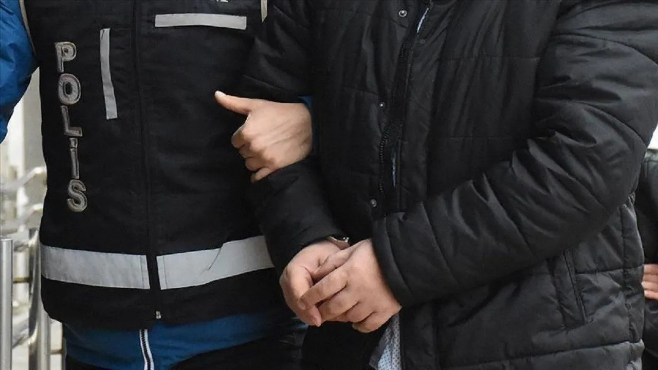 Mersin'de gözaltına alınan 12 kişi tutuklandı