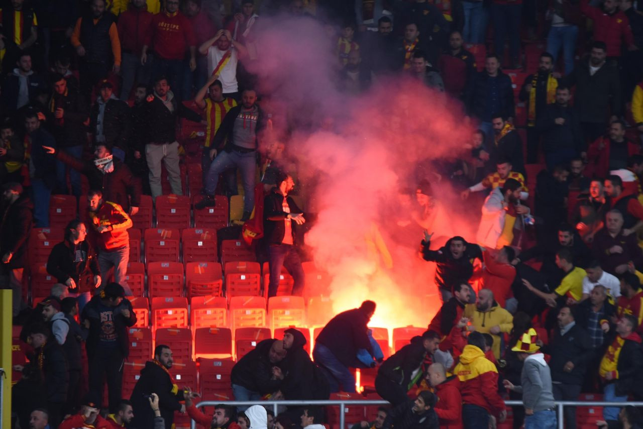 Göztepe-Altay maçına fişekler böyle sokulmuş - Sayfa 1