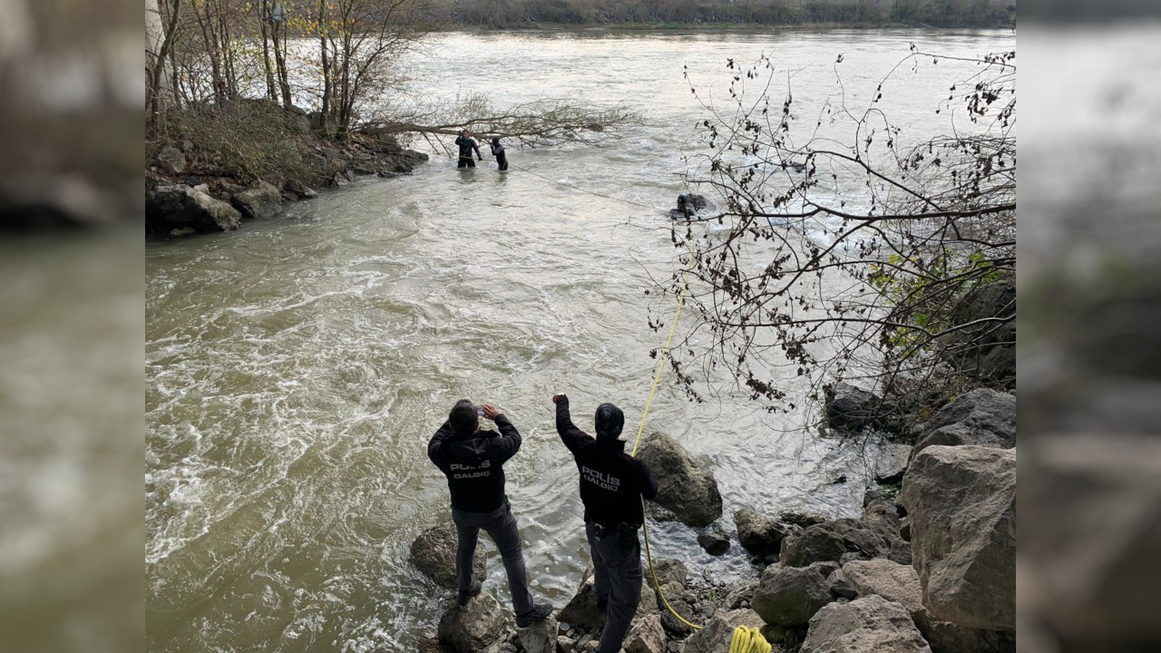 Erdal Sakız cinayetinde silahlar Sakarya Nehri'nde aranıyor