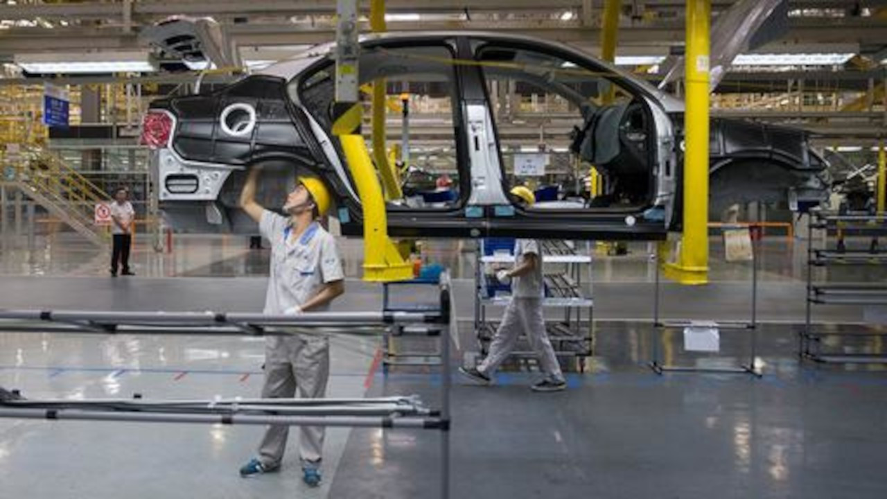 Vaka sayıları patladı, Volkswagen üretimi durdurdu