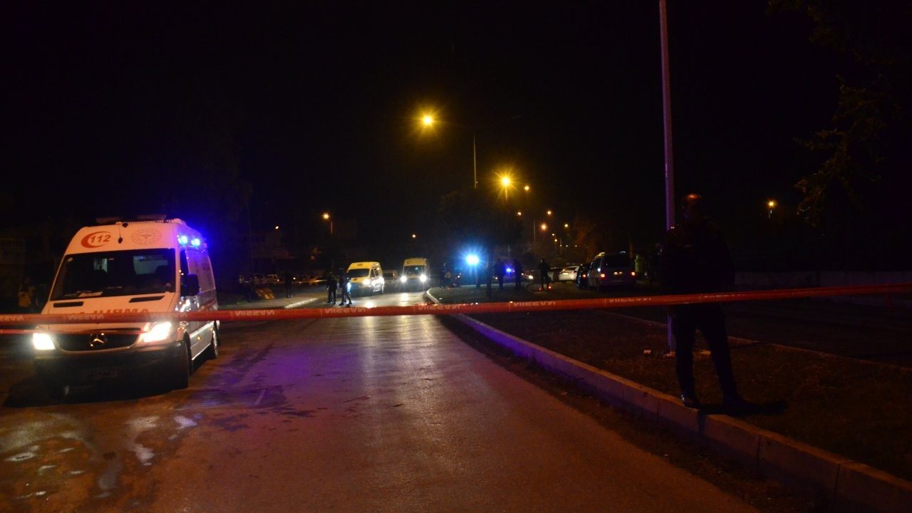 Antalya'da çatışma: 1 kişi öldü, 2 polis yaralandı