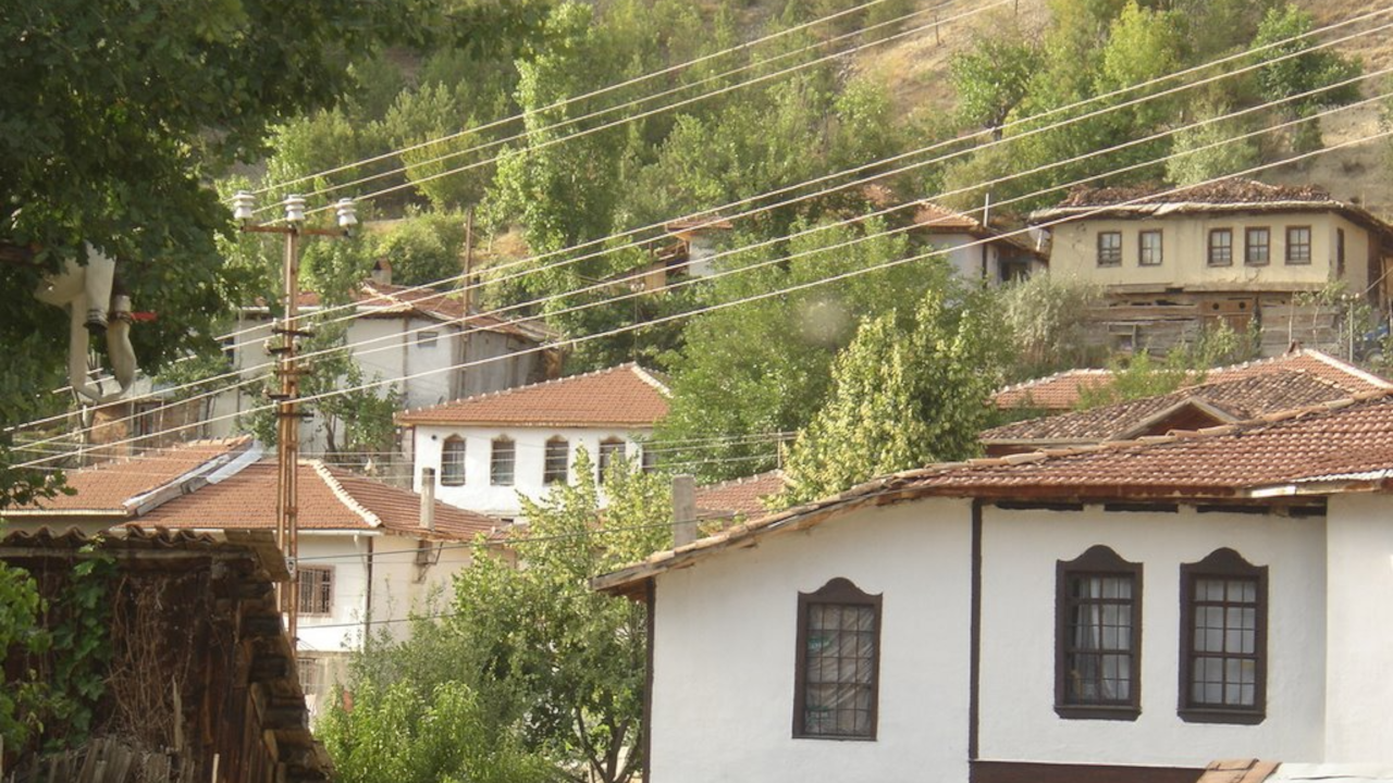 Türkiye'nin merkez nüfusu en az olan ilçesi: Bayramören - Sayfa 1
