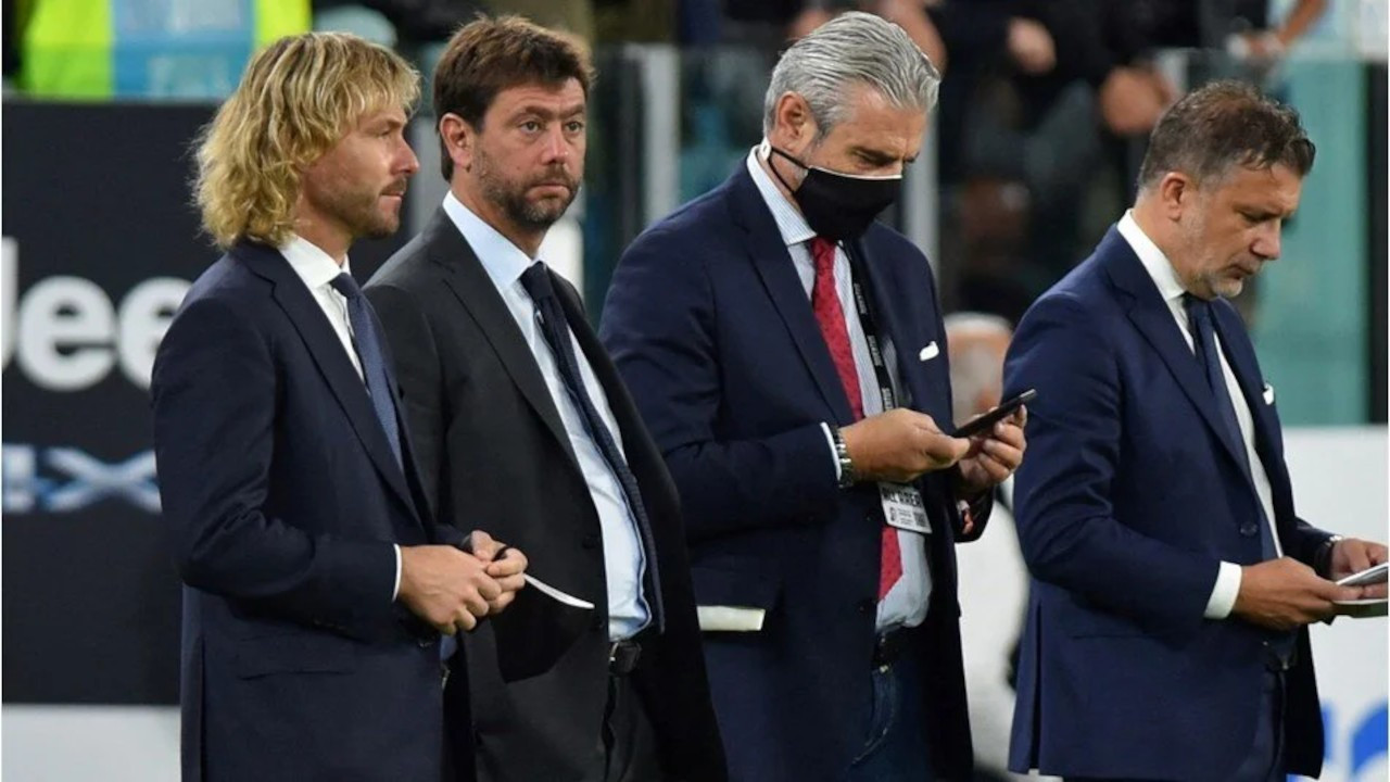 Juventus'ta Başkan Agnelli ve yönetim kurulu istifa etti