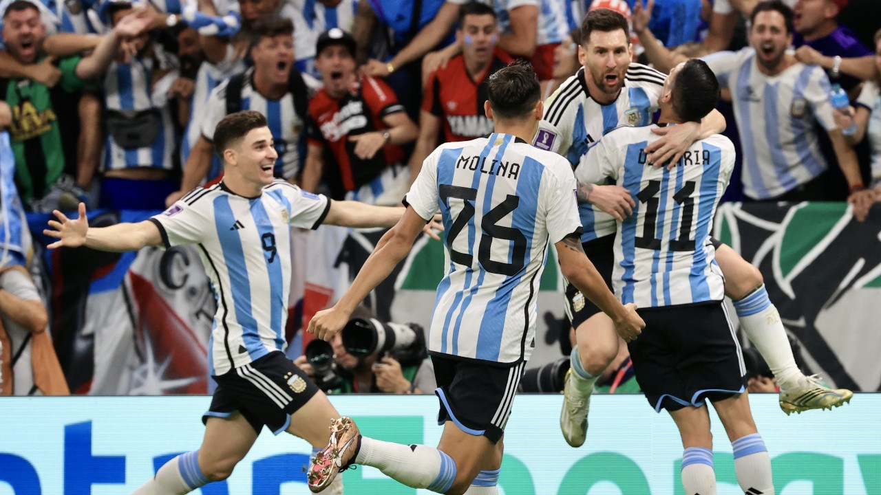 Dünya Kupası'nda son 16 turu heyecanı : Arjantin sahaya çıkıyor