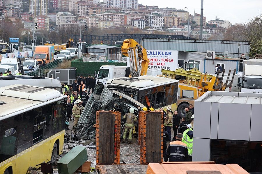 Alibeyköy'de kaza yapan tramvayla İETT otobüsü kaldırıldı - Sayfa 2
