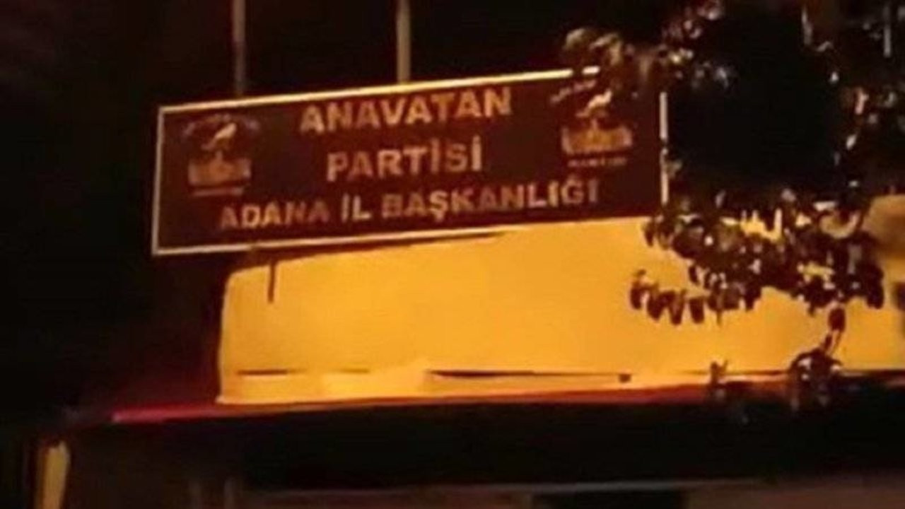 Anavatan Partisi Adana İl Başkanlığı binası kundaklandı