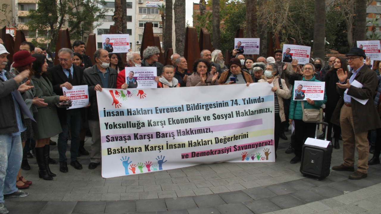 İzmir'de 'insan hakları' açıklaması: Cezasızlıkla mücadeleye devam