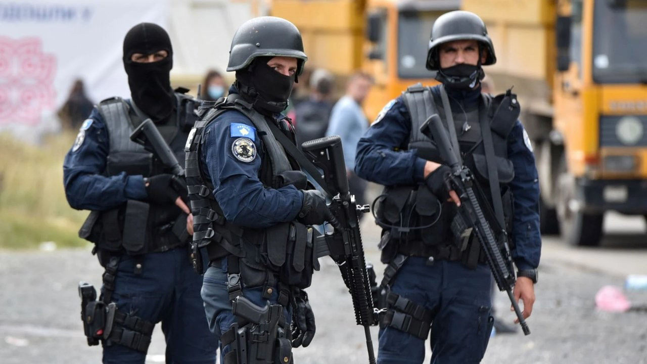 Kosova-Sırbistan gerilimi: 'Polise ateş açıldı'