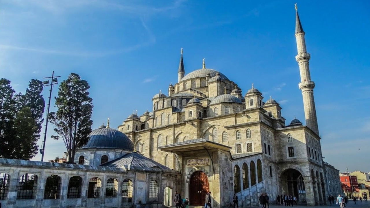 Fatih Camii'nde zimmete para geçirme soruşturması: 3 gözaltı